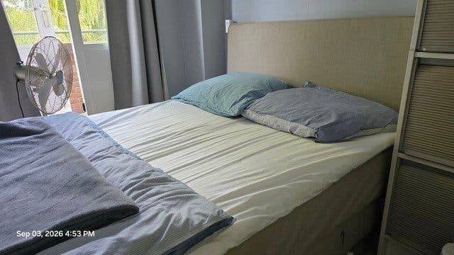 IKEA Bed 140x200 - Gestoffeerd, pocketveringmatras & topper, Ophalen, Gebruikt, Beige, Tweepersoons