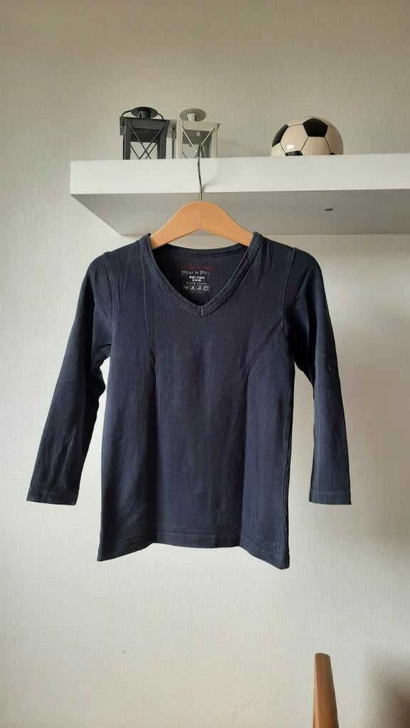 Basis vingino tshirt V-hals maat 98/104., Kinderen en Baby's, Kinderkleding | Maat 104, Gebruikt, Ophalen of Verzenden, Vingino