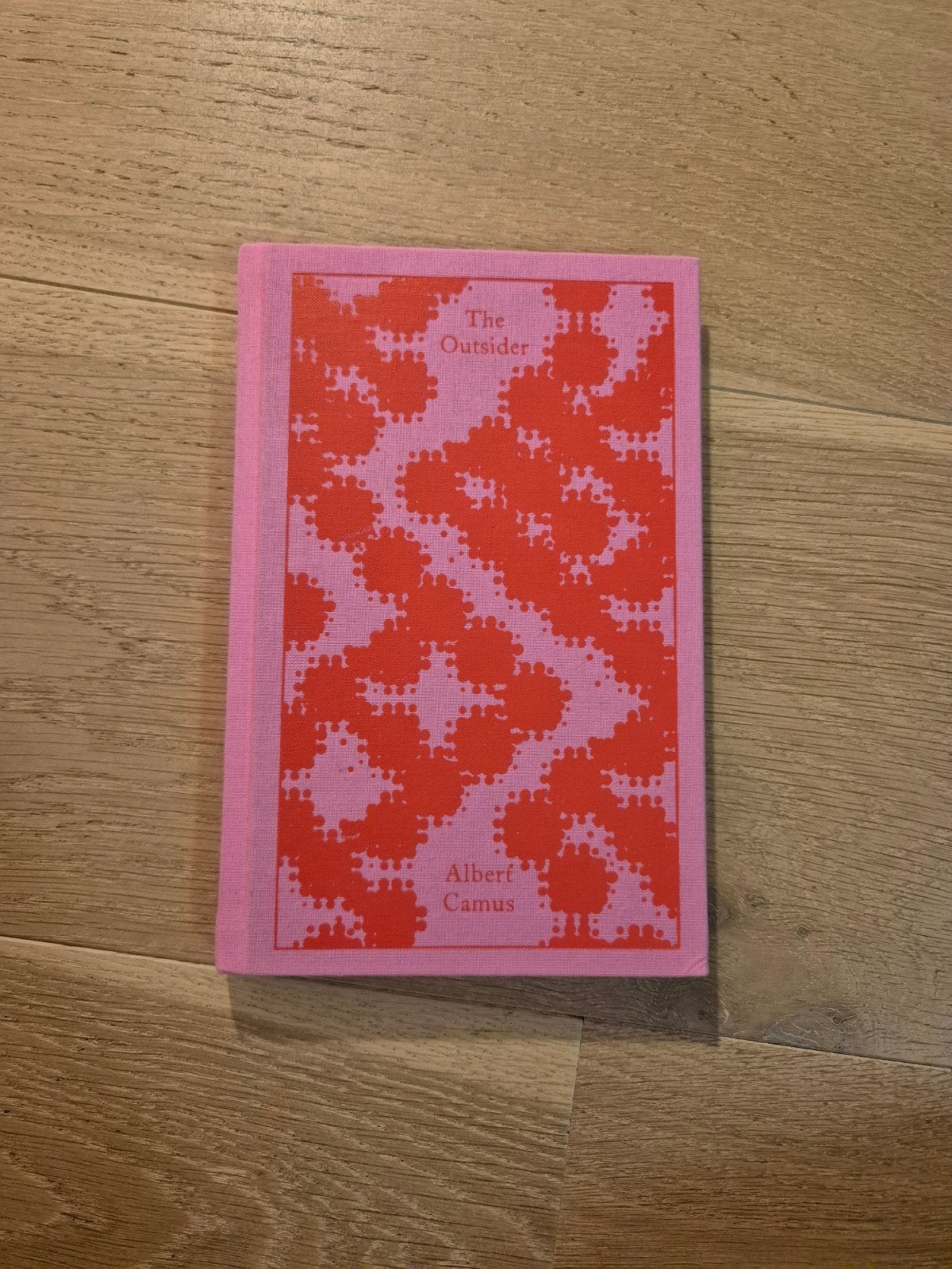 The Outsider - Albert Camus (Penguin Clothbound Classics), Ophalen of Verzenden, Zo goed als nieuw, Albert Camus, Europa overig