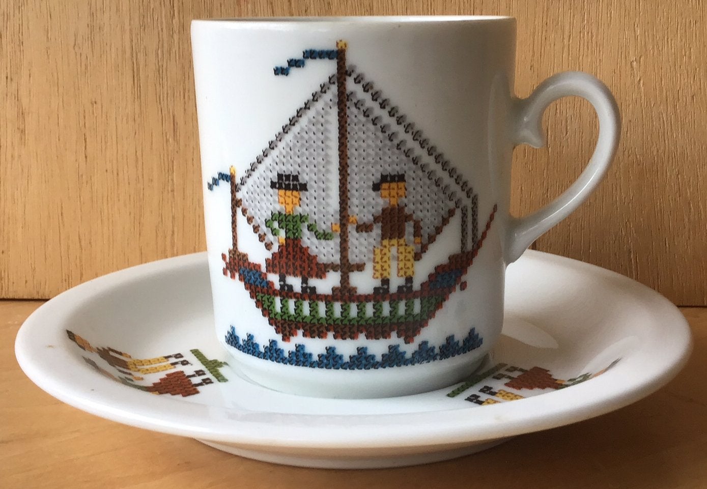 Kronester Bavaria porselein kop en schotel zeilboot - ZGAN, Ophalen of Verzenden, Zo goed als nieuw, Porselein, Kop en/of schotel