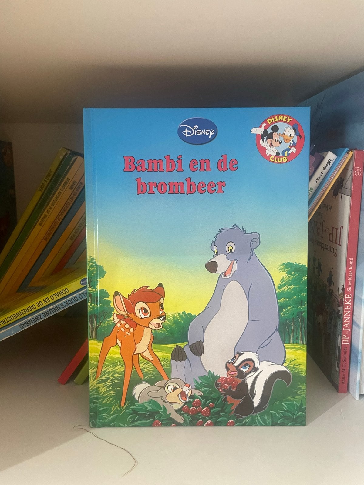 Disney Bambi en de brombeer - Disney Boekenclub, Boeken, Ophalen of Verzenden, Zo goed als nieuw, 2 tot 3 jaar