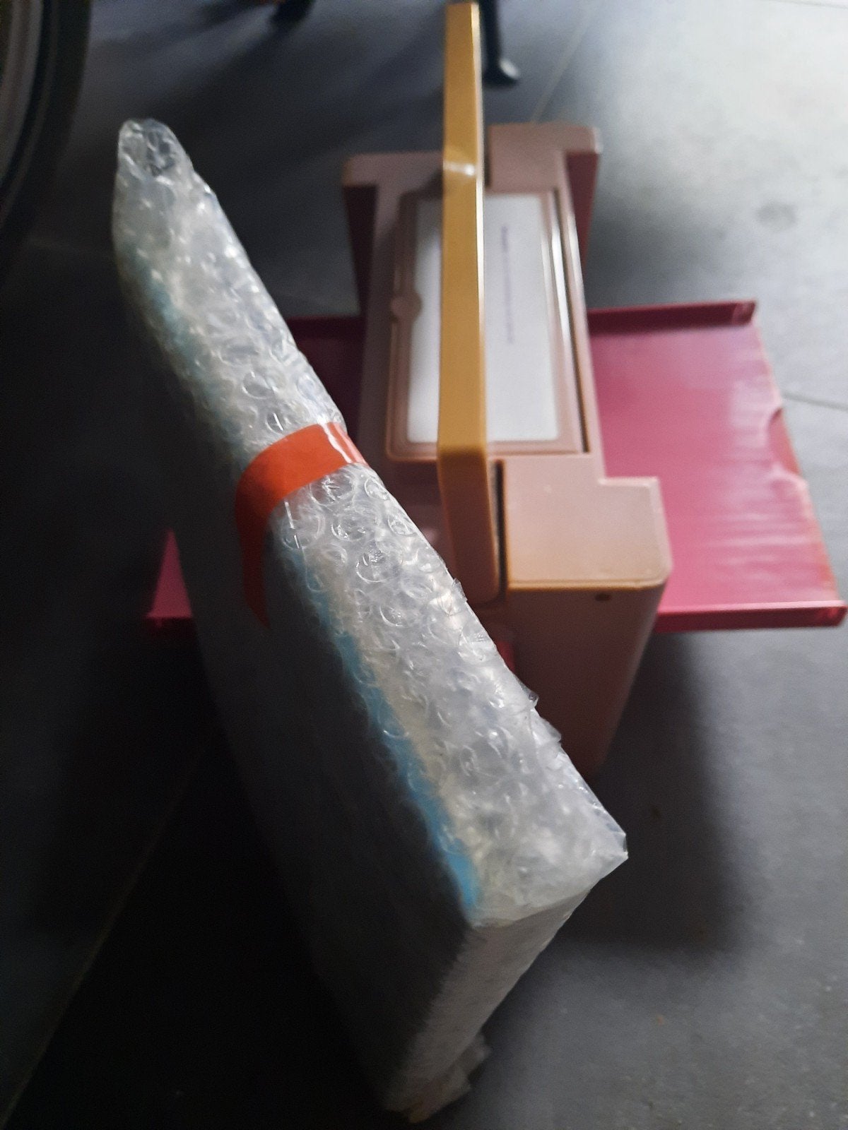 Trouvaille Embossingmachine Roze met Platen, Roze, Gebruikt, Geschikt voor karton, Overige thema's