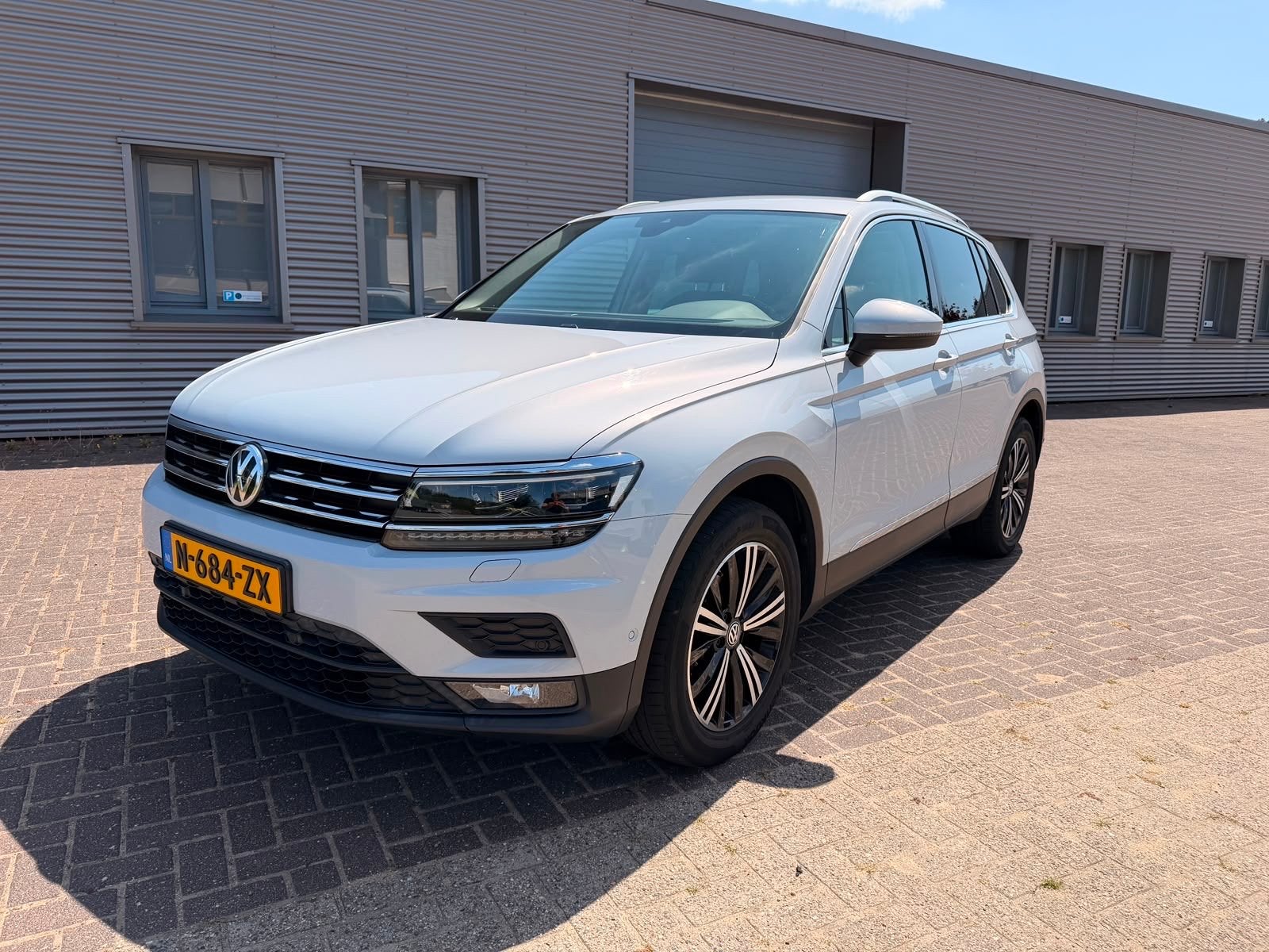 Volkswagen Tiguan 2.0 TSI 180pk 4Motion DSG 2018 Wit, Auto's, Automaat, Stof, 4 cilinders, 1984 cc