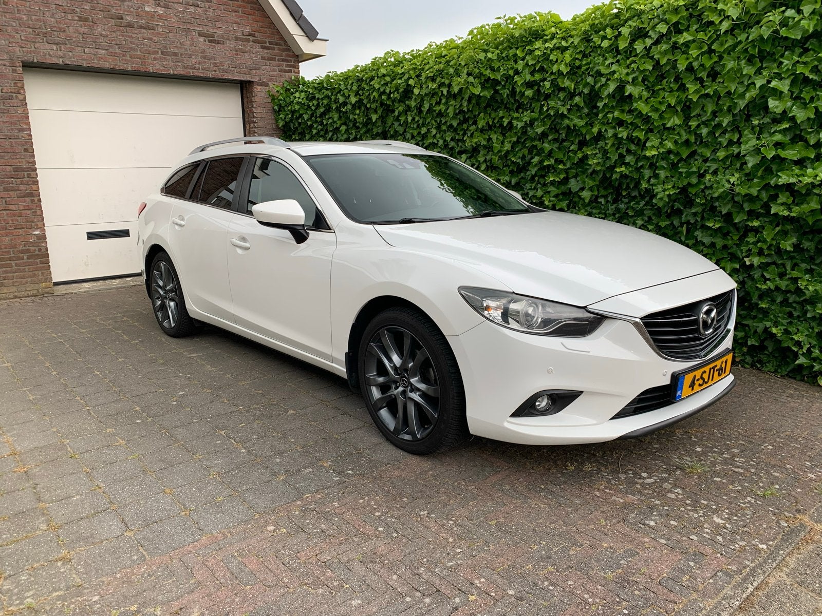 Mazda 6 2.0 Sportbreak 2013 Parelmoer wit climate cruise, Auto's, Mazda, Voorwielaandrijving, 1280 kg, 4 cilinders, Leder en Stof