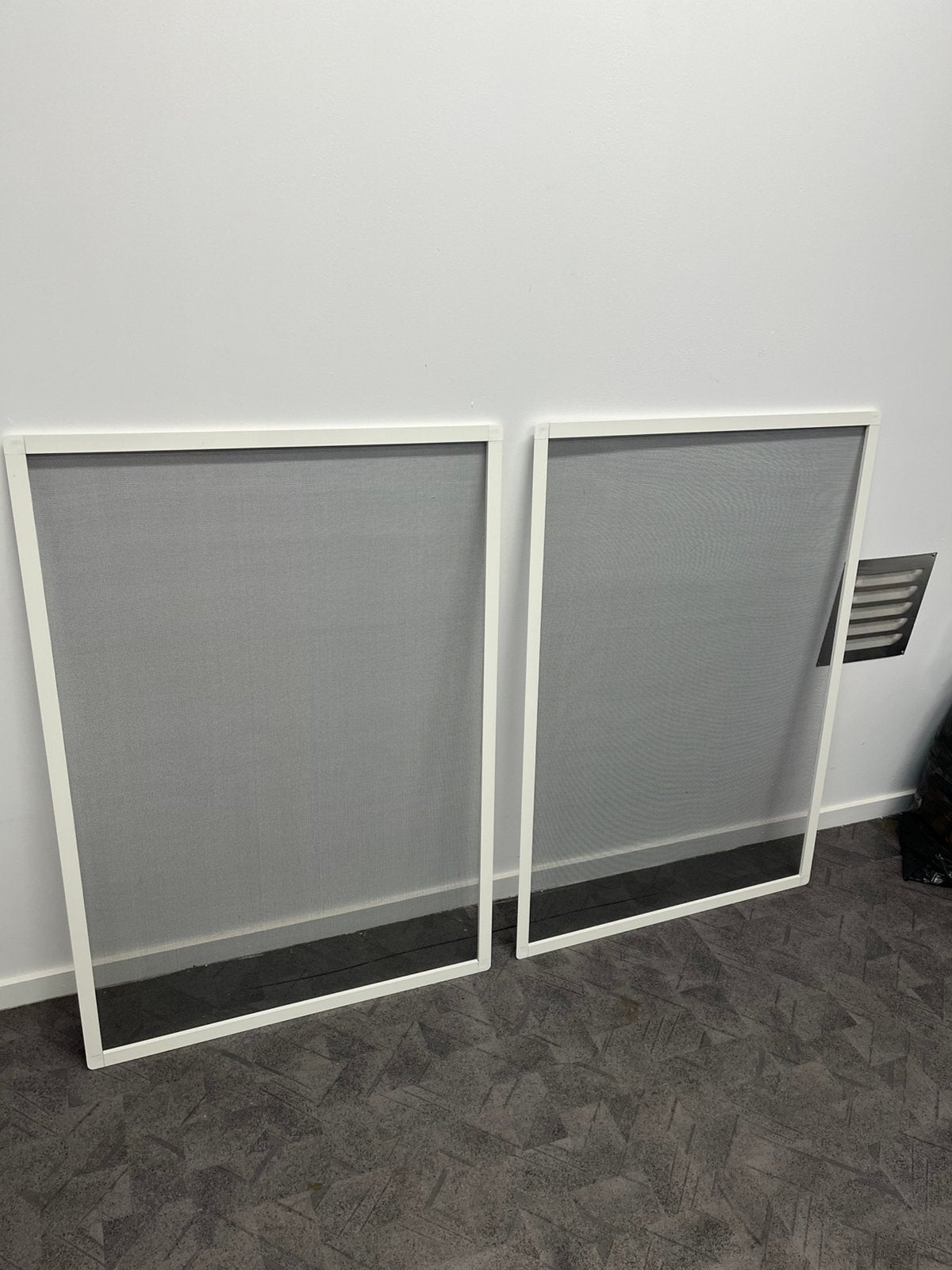 Horren, Doe-het-zelf en Verbouw, Kozijnen en Schuifpuien, Ophalen, Raamkozijn, Aluminium, Zo goed als nieuw