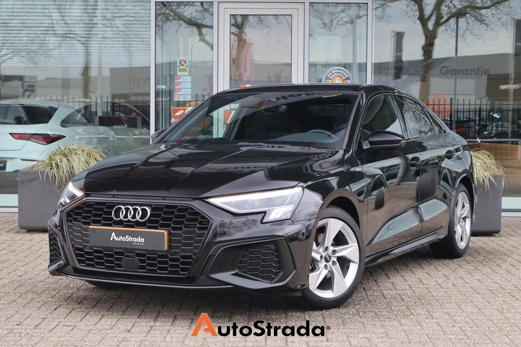 Audi A3 Limousine 35 S-Line TFSI 150pk | Cruise | Climate |, Auto's, Audi, Automaat, 4 cilinders, 150 pk, Leder en Stof