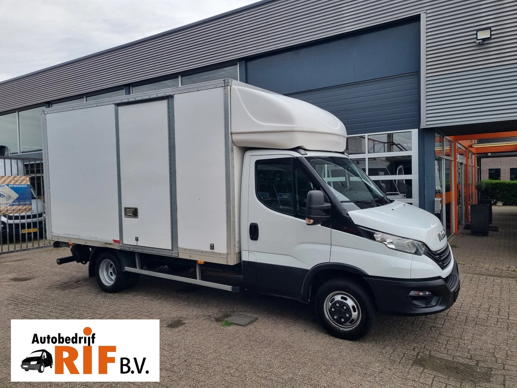 Iveco Daily 35C16 3.0D Koffer/ LBW/ Navi/ Camera (bj 2022), Auto's, Achterwielaandrijving, Gebruikt, Euro 6, 4 cilinders