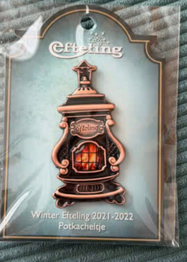 Kacheltje winter pin 2021-2022 efteling, Verzamelen, Ophalen of Verzenden, Zo goed als nieuw, Button of Speldje