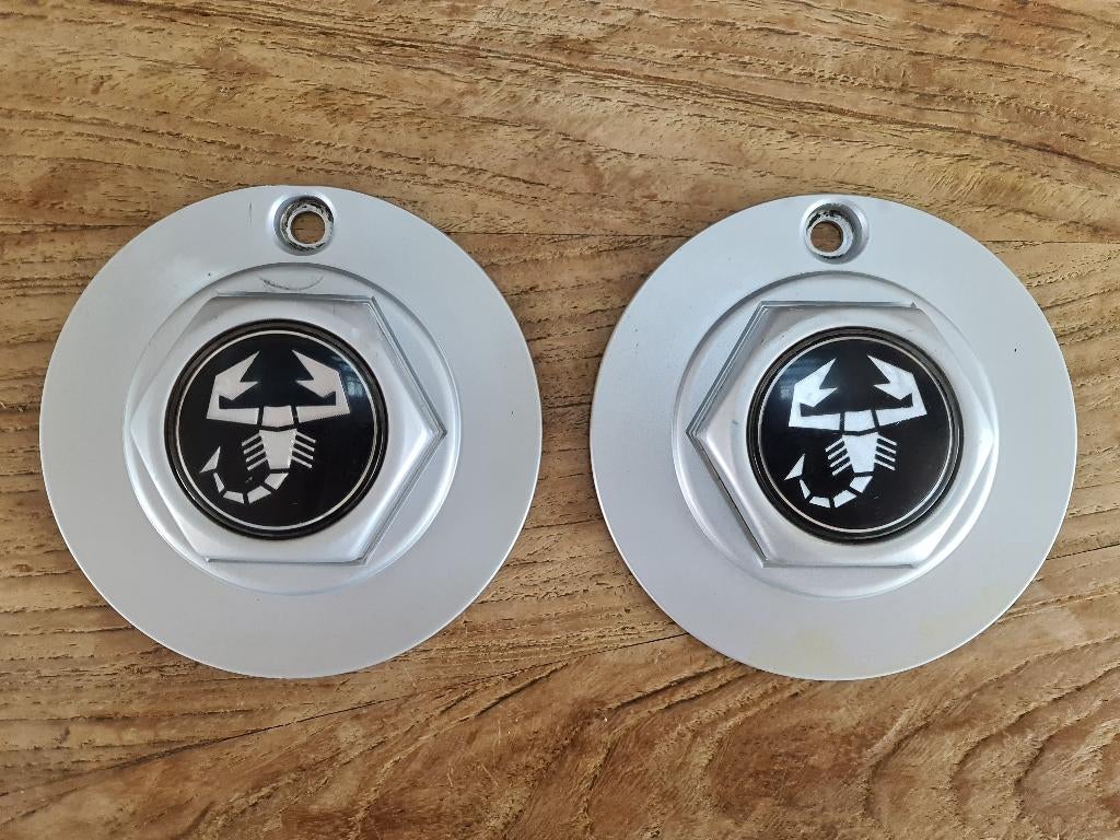 2 metalen velgdeksels naafkappen 15cm tbv Borbet velg Abarth, Auto diversen, Wieldoppen, Ophalen of Verzenden, Gebruikt