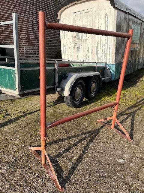 bouw - steigerbokken- verstelbaar., Doe-het-zelf en Verbouw, Steigers, Ophalen, Gebruikt, Gevelsteiger, Minder dan 2 meter