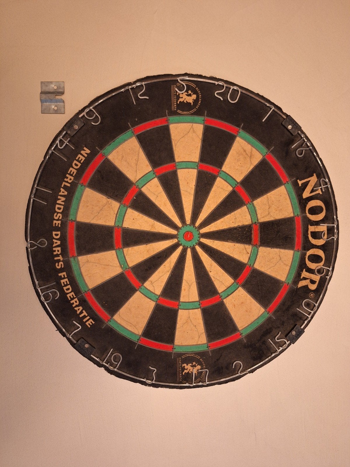Nodor Dartbord met pijlen - Nederlandse Darts Federatie, Ophalen of Verzenden, Dartbord
