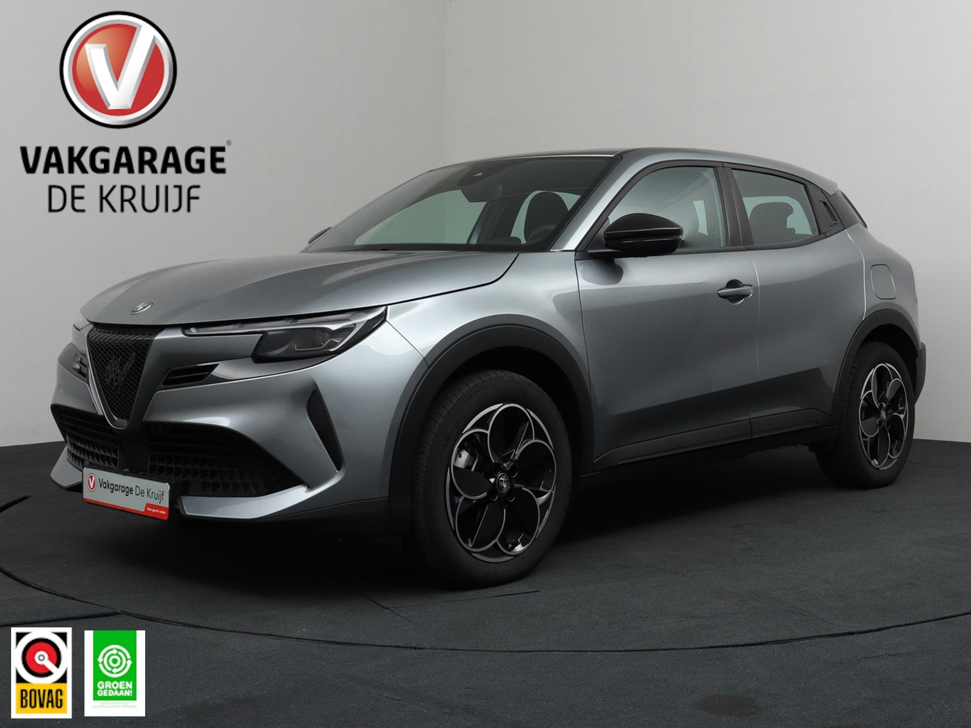 Alfa Romeo Junior Elettrica 54 kWh Climate control | ACC | C, Auto's, 413 km, Stof, Gebruikt, Parkeersensor