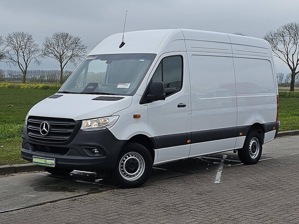Mercedes-Benz Sprinter 317 L2H2 RWD Cruise control, Airco, N, Automaat, 4 cilinders, 2000 kg, Wit
