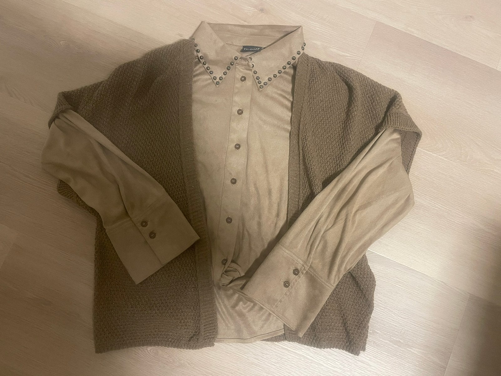 Niew! Blouse met studs op kraag van Twoday & bijpassend vest, Kleding | Dames, Ophalen of Verzenden, Nieuw, Maat 42/44 (L), Bruin