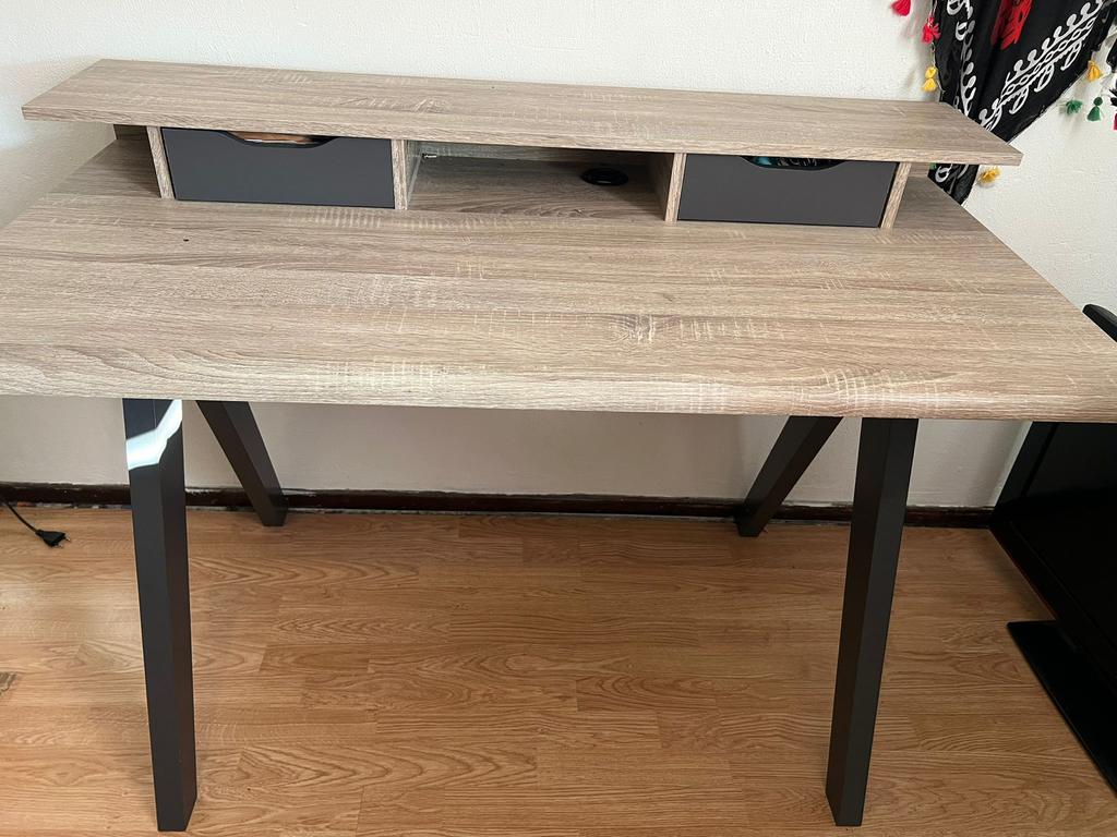 Zo goed als nieuw bureau, Huis en Inrichting, Bureaus, Ophalen, Zo goed als nieuw