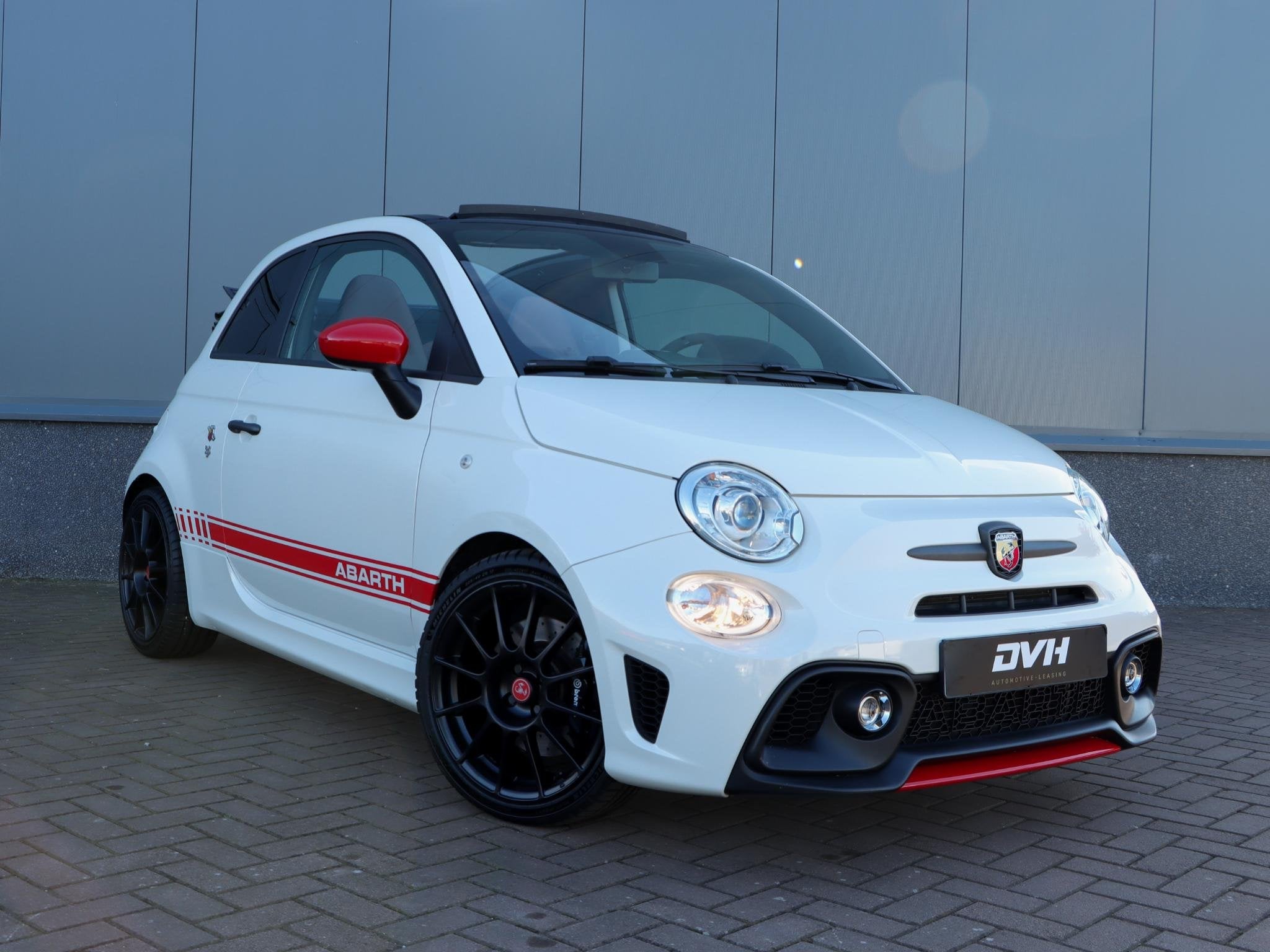 Abarth 595 C 1.4 T-Jet Competizione BEATS | CARBON | BI-XENO, Auto's, Voorwielaandrijving, Dealer onderhouden, Gebruikt, Euro 6
