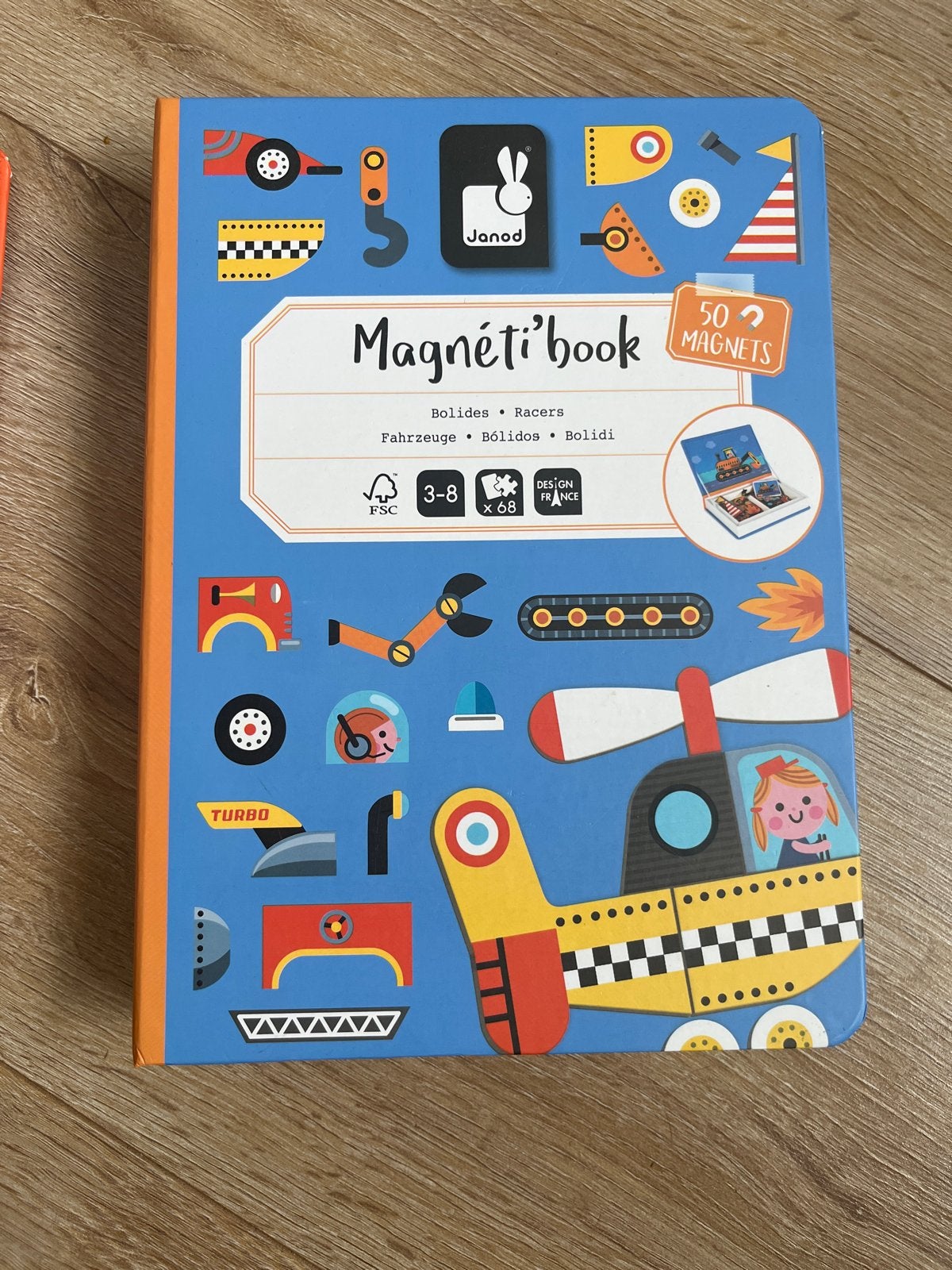 Janod Magnéti'book Racers - Zo goed als nieuw, Ophalen of Verzenden, Gebruikt, Puzzelen