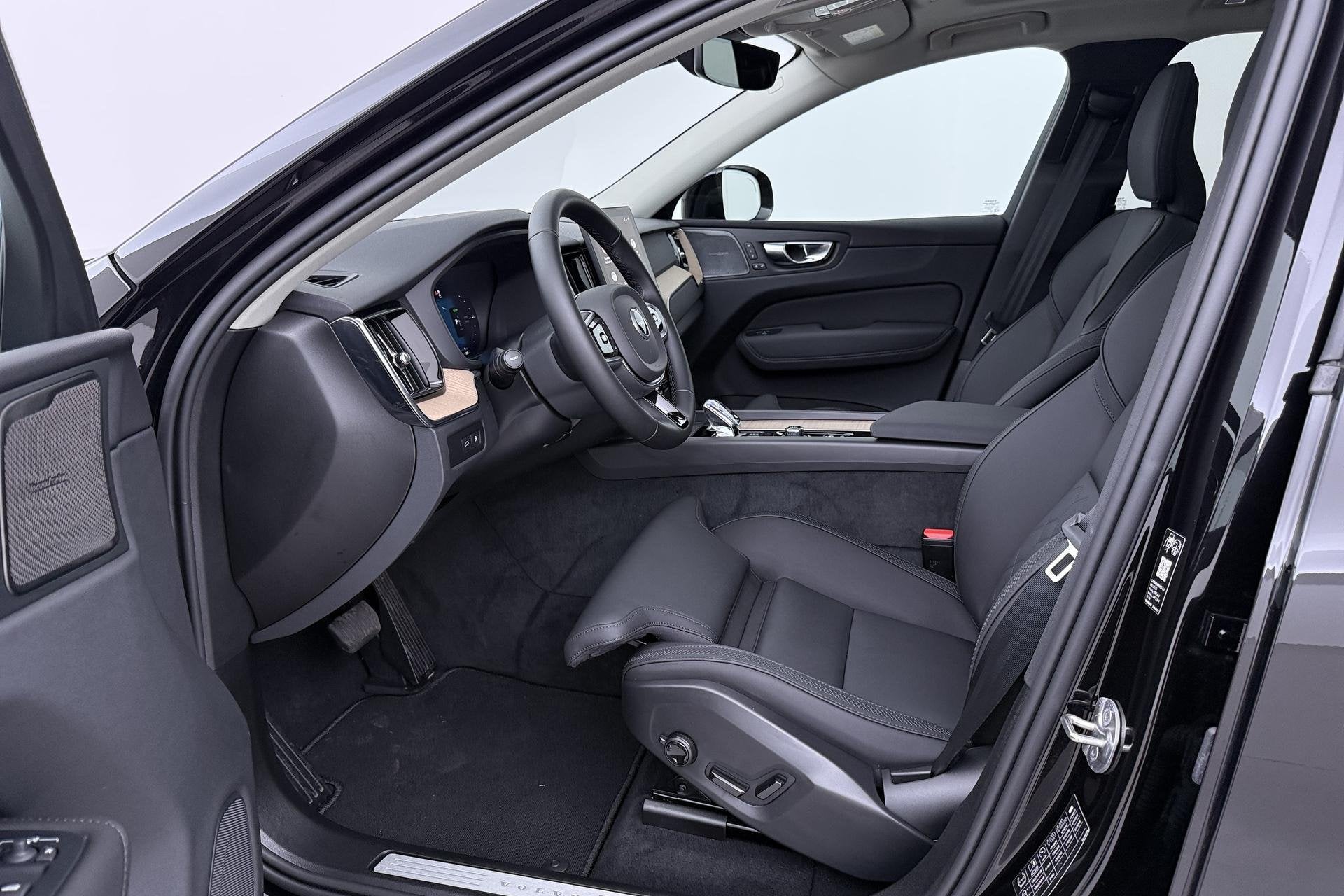 Volvo XC60 T8 Plug-in hybrid AWD Plus Dark | ACC | Panoramad, Automaat, Gebruikt, Euro 6, 4 cilinders