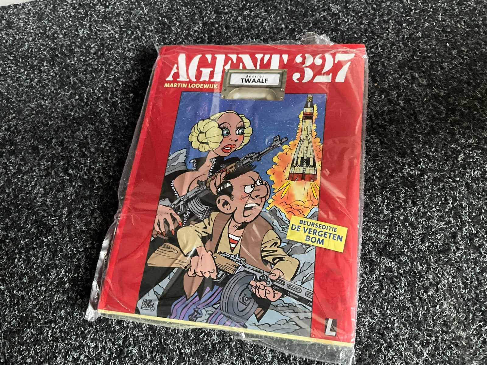 Agent 327 dossier 12, Eén stripboek, Ophalen of Verzenden, Zo goed als nieuw