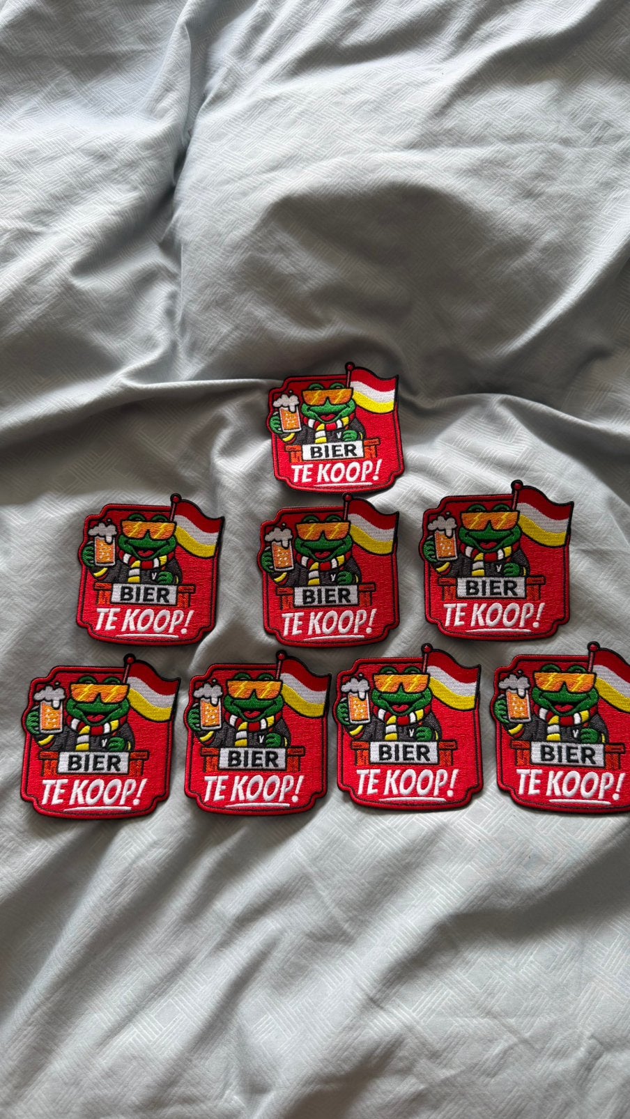 Oeteldonk Embleem – Bier te Koop! ️, Carnaval, Overige maten, Ophalen of Verzenden, Zo goed als nieuw