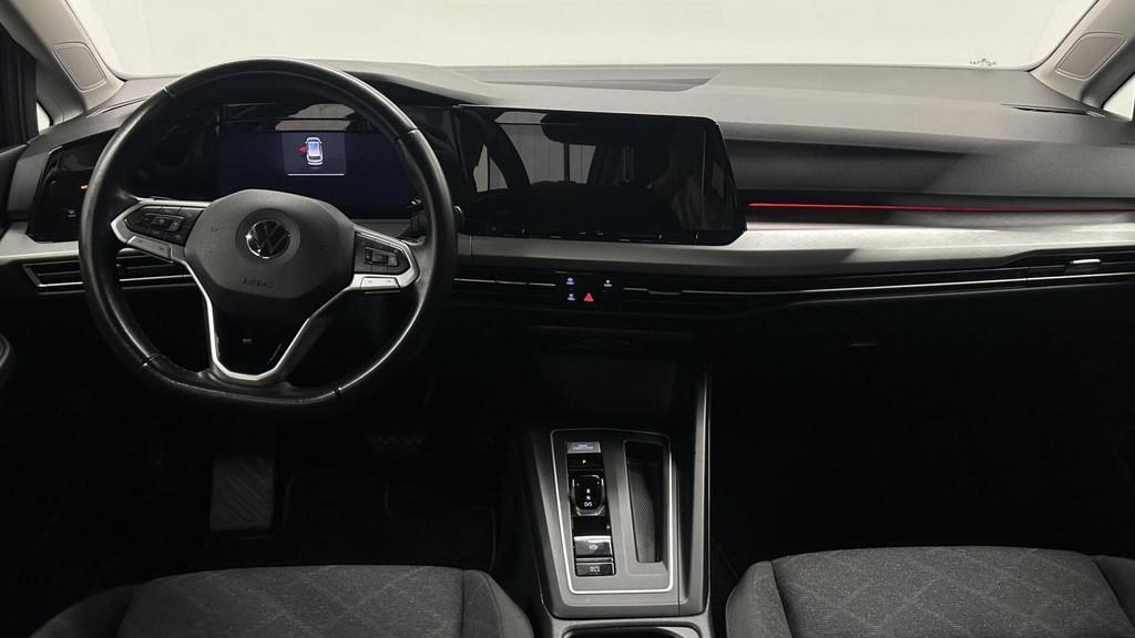 Volkswagen Golf Variant 1.0 eTSI Life Business CAMERA CARPLA, Stof, Gebruikt, Met garantie (alle), 19 km/l