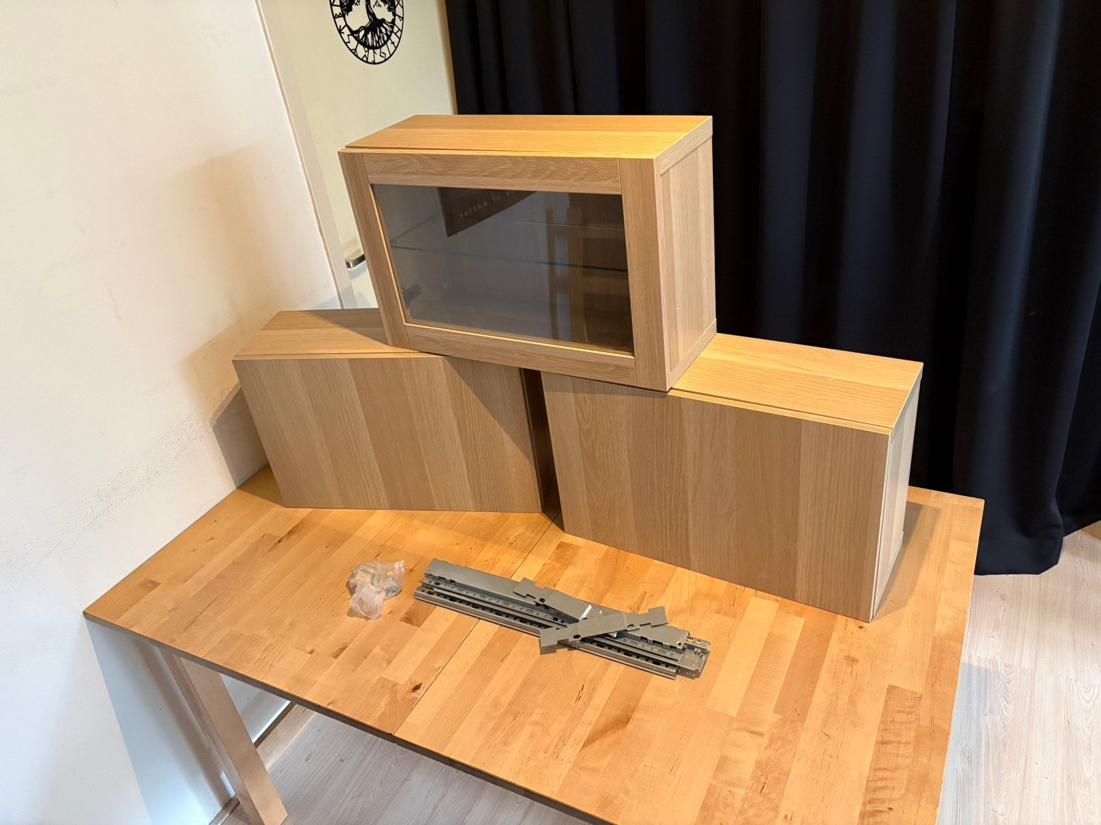 Ikea Besta Kastjes, Ophalen