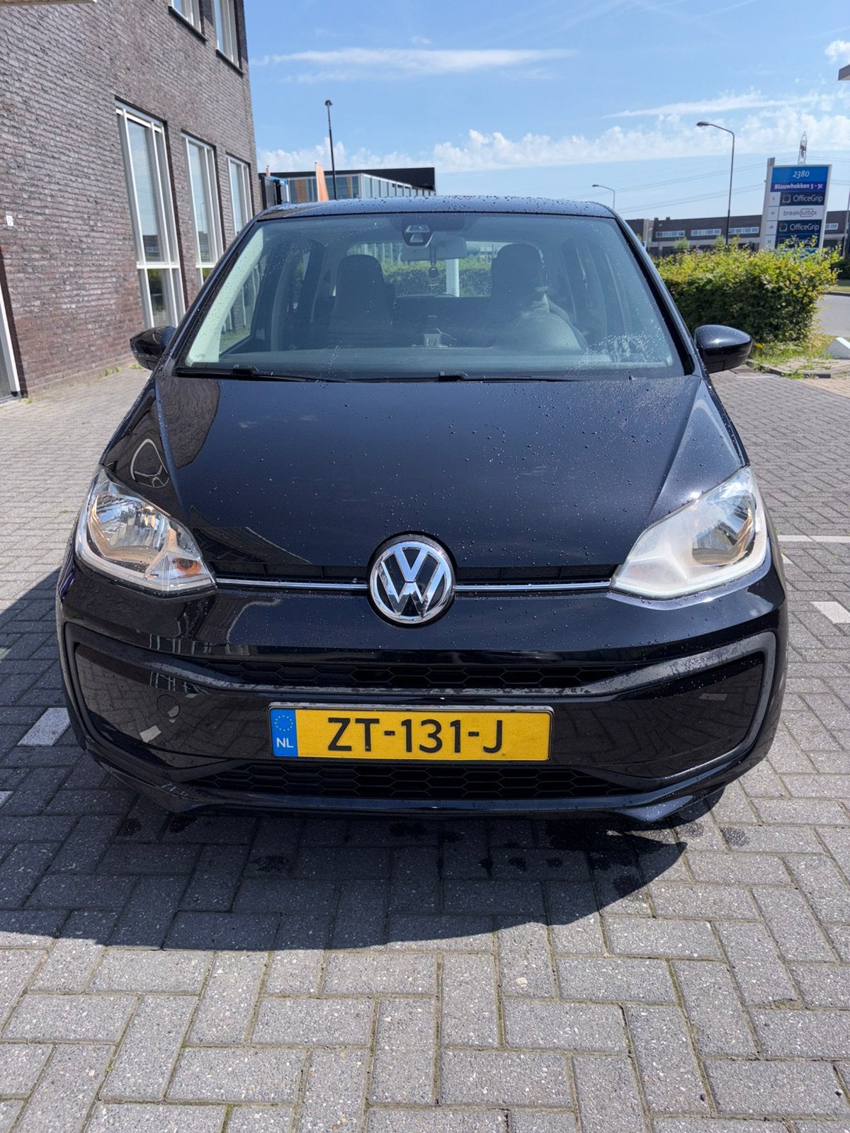 Volkswagen up!