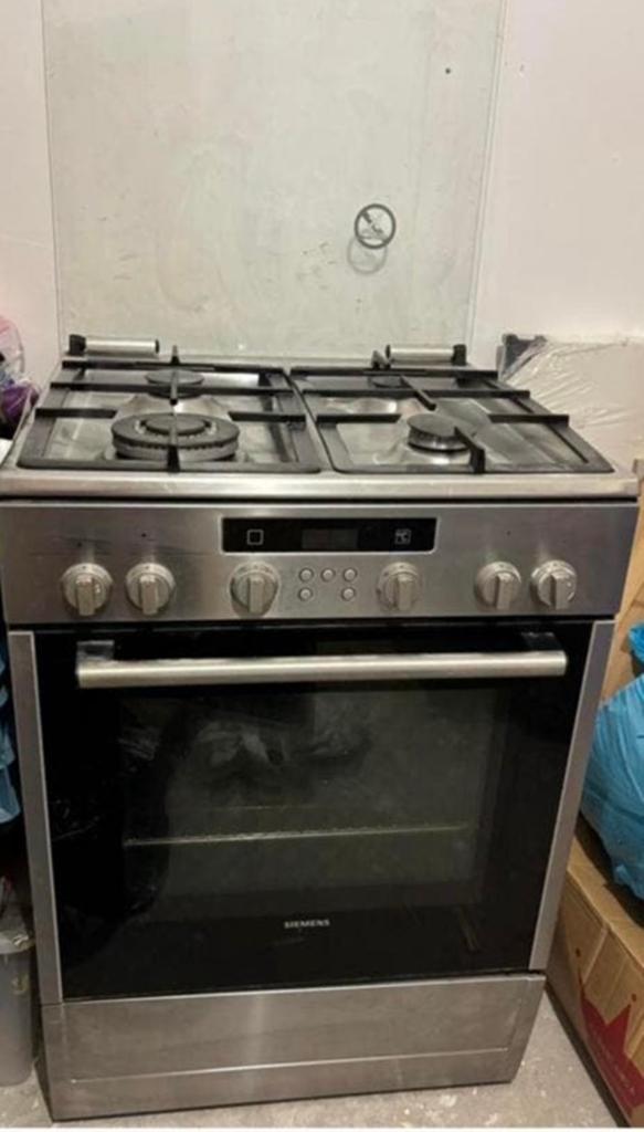 Nette Siemens RVS Gasfornuis met oven, Ophalen, 4 kookzones, Zo goed als nieuw, Gas