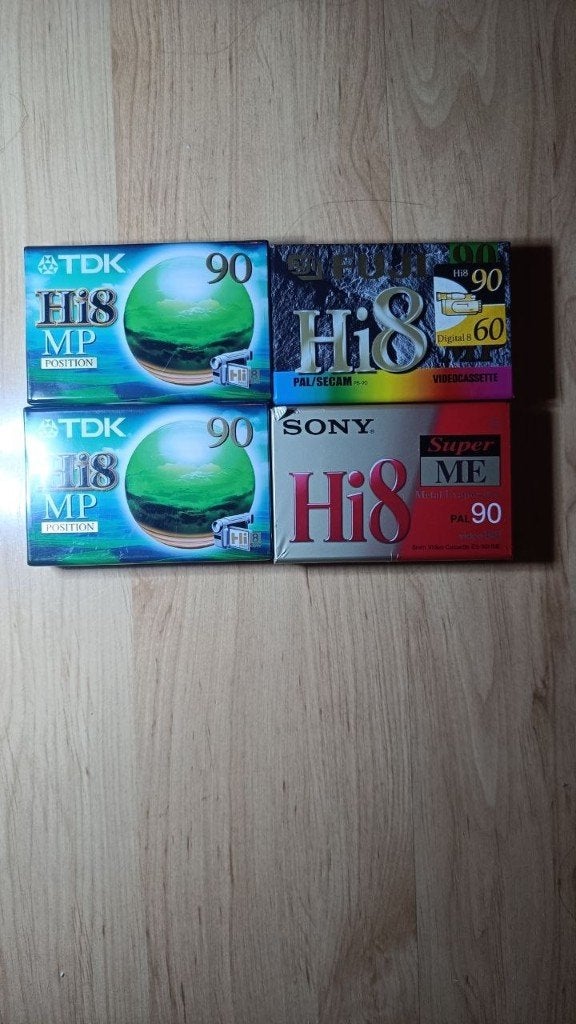 Set van 4 Vintage Hi8 Videobanden - Nieuw in Seal, Audio, Tv en Foto, Ophalen of Verzenden, Nieuw