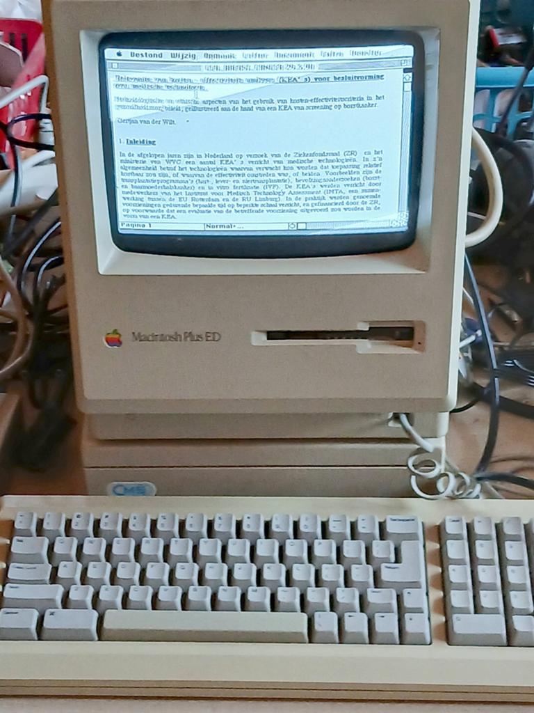 Apple Macintosh Plus ED compleet met 20MB HDD en handboek, Ophalen of Verzenden, Apple