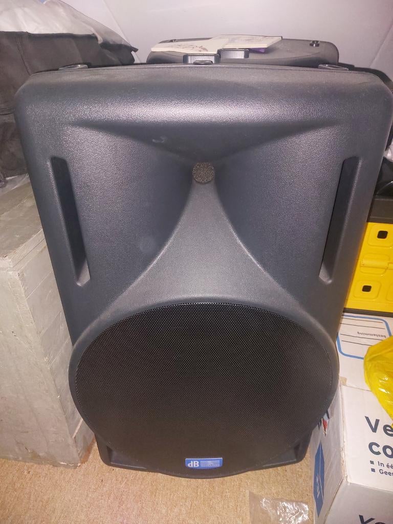 DB Technologies Opera 212 Lyric 2x, Gebruikt, 120 watt of meer, Front, Rear of Stereo speakers, Ophalen