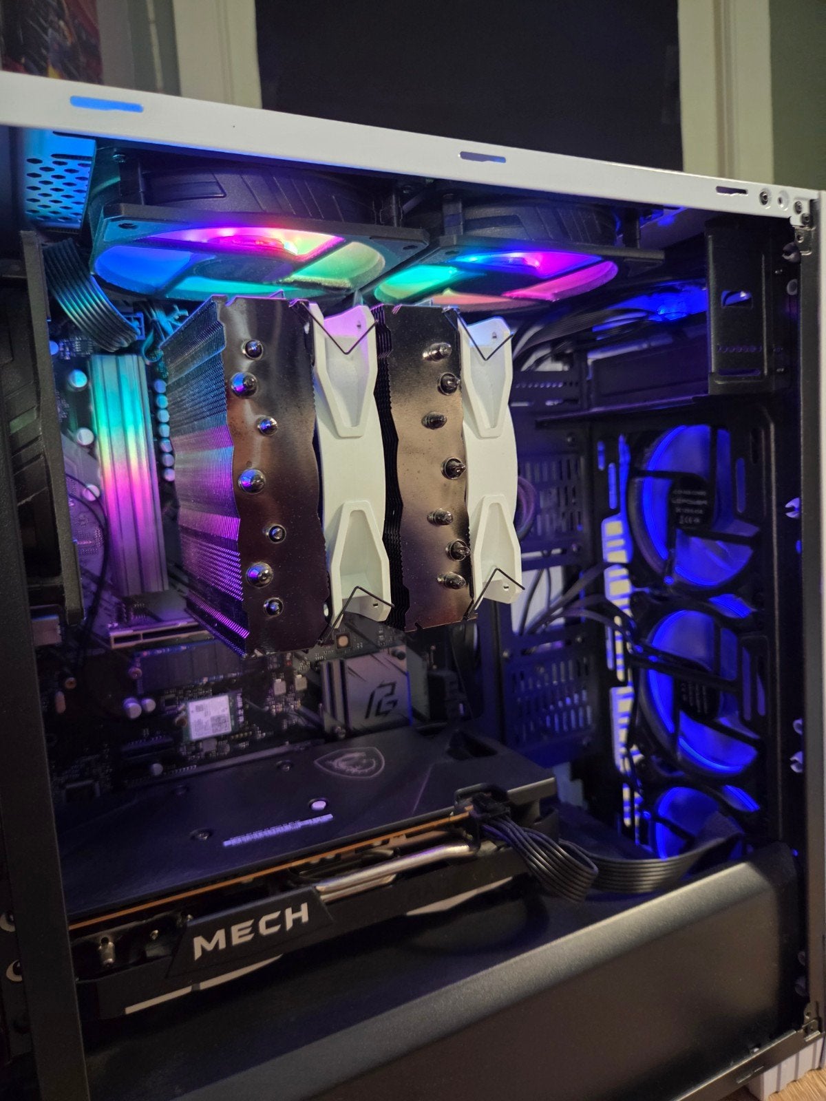 Foto 4 van Gaming PC | RX 6650 XT 8GB | Ryzen 5 | 16GB RAM | RGB