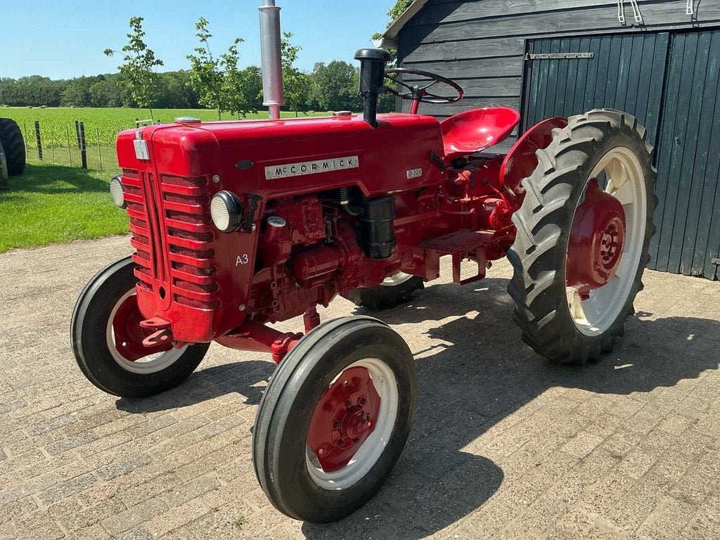 1960 Mc Cormick international D-324 Standard Oldtimer tracto, Zakelijke goederen, Agrarisch | Tractoren, Oldtimer, McCormick