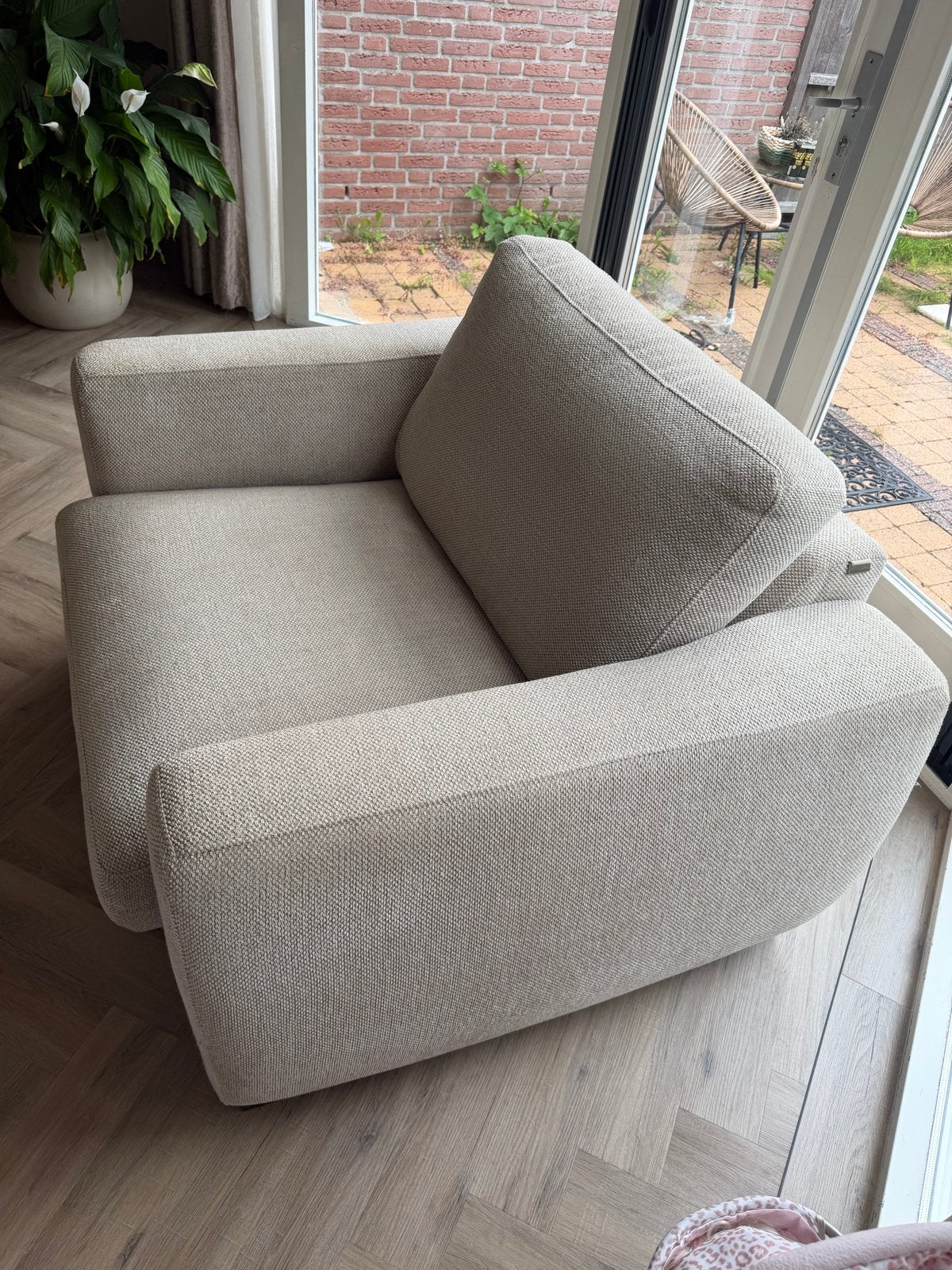 Comfortabele fauteuil met bijpassende poef, Ophalen, 125 cm of meer, Zo goed als nieuw, Stof