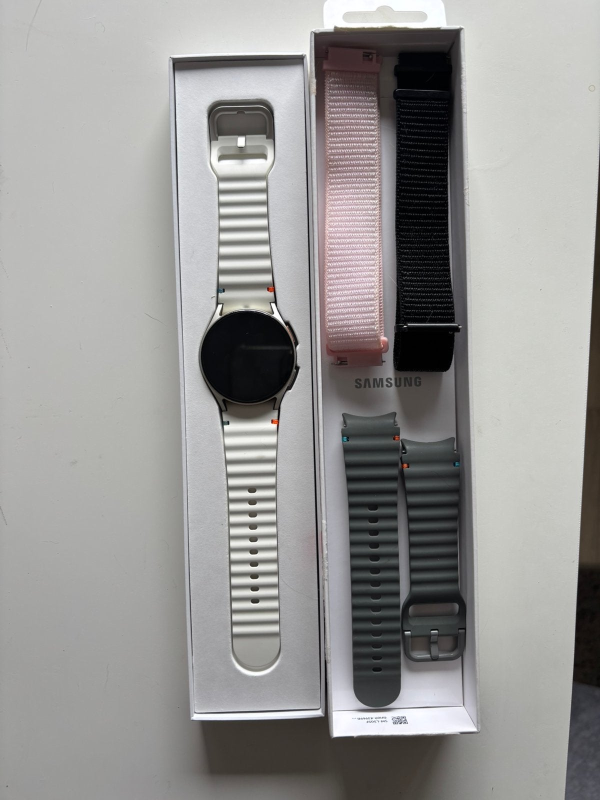 Samsung galaxy watch 7 40 mm  LTE, Wit, Ophalen of Verzenden, Zo goed als nieuw, Waterdicht