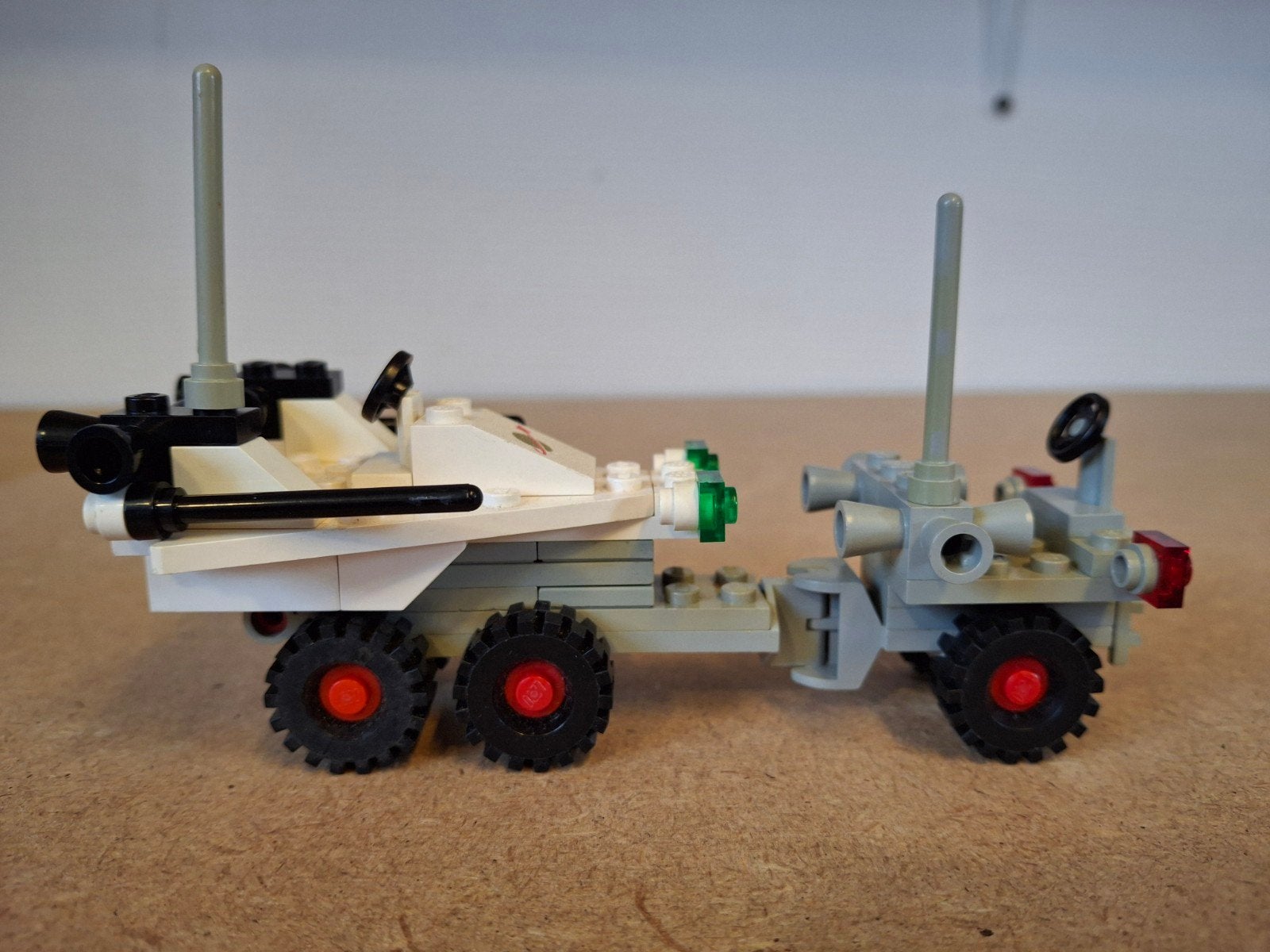 Lego 6870 Space Probe Launcher. Jaren 80 Classic Space, Compleet, Lego, Info@lego.com, 33 Bath Road, Slough, UK
