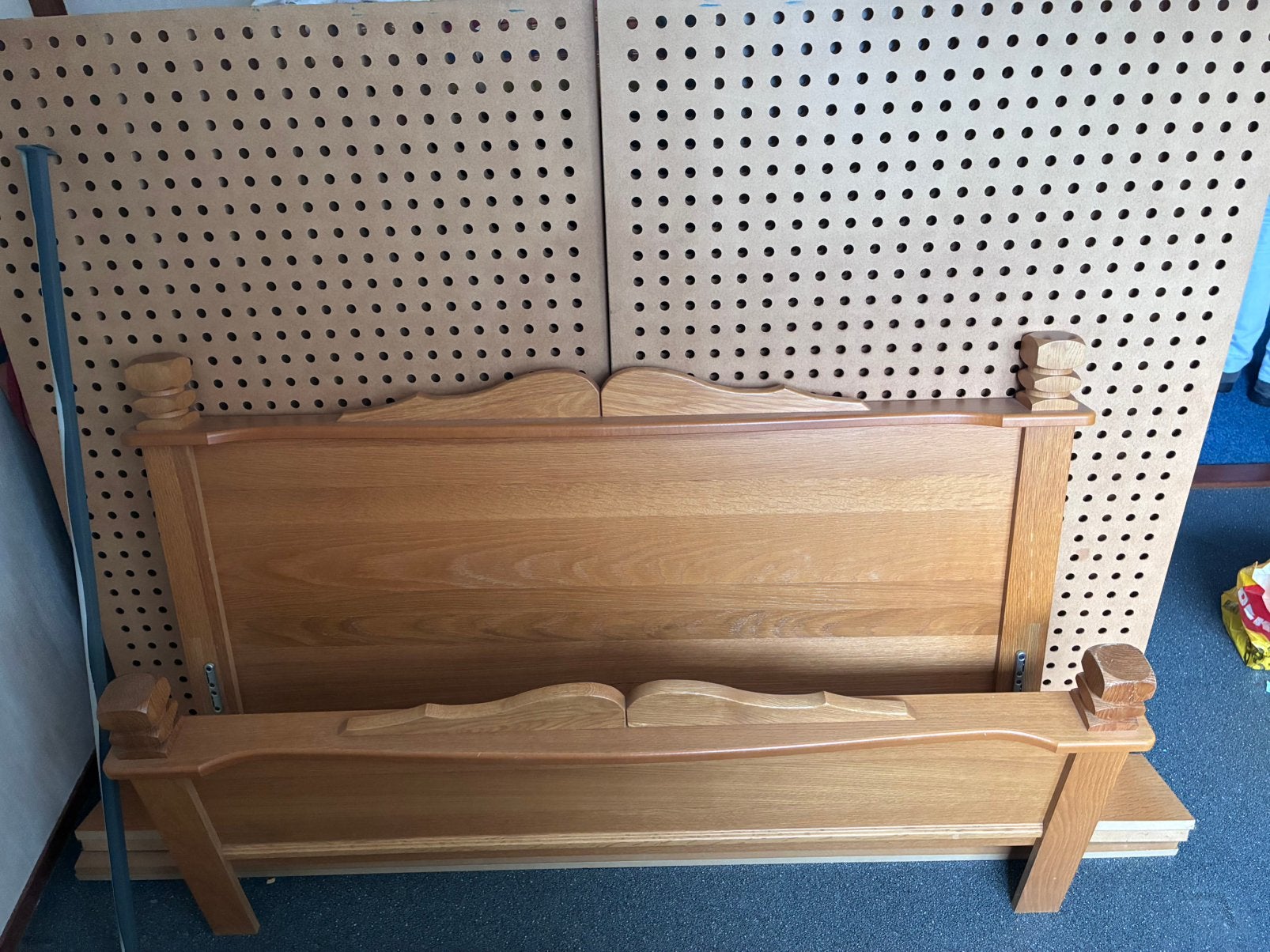Blankeiken bed, Ophalen