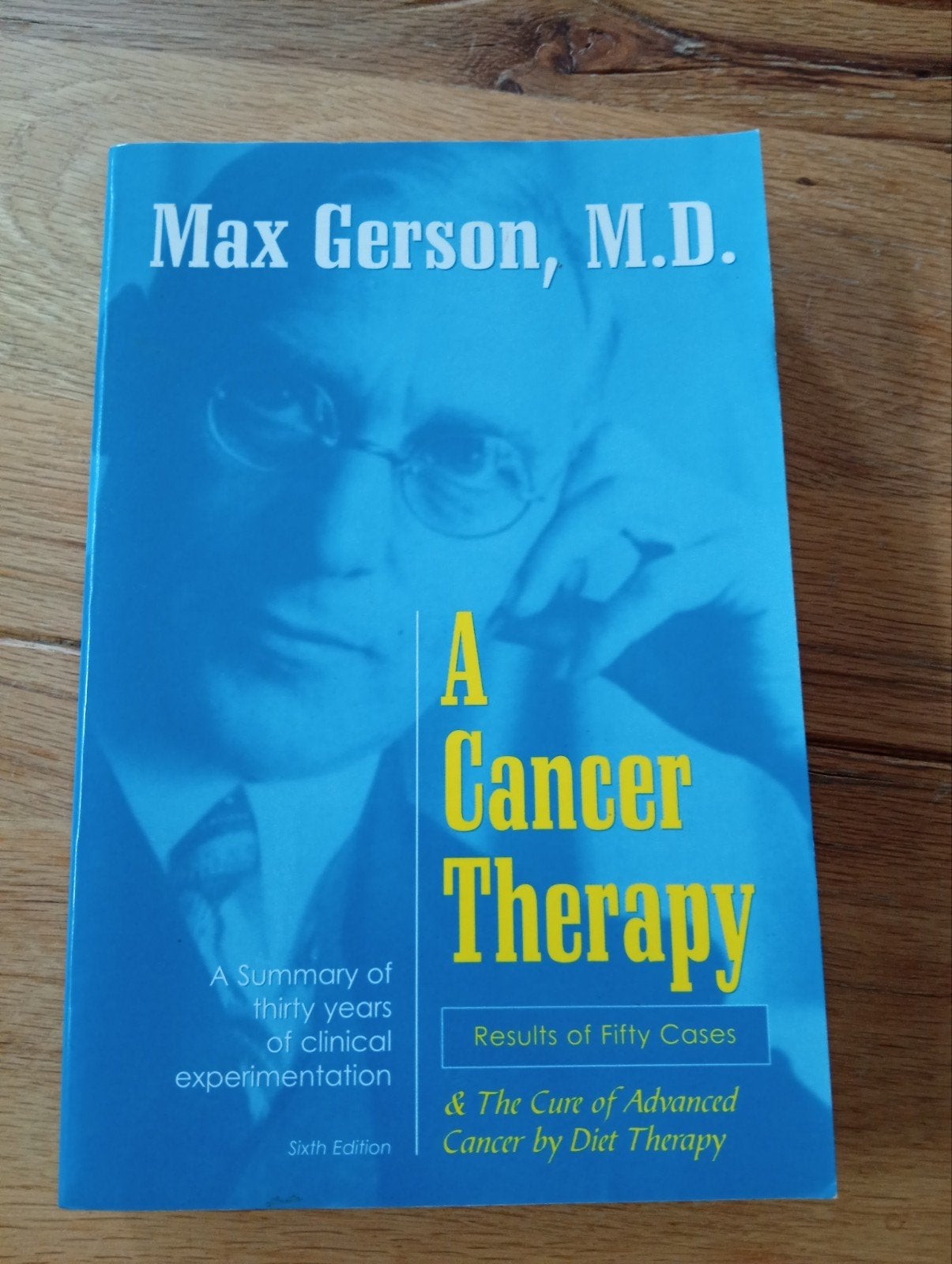 A Cancer Therapy - Max Gerson, M.D. (Engels), Ophalen of Verzenden, Zo goed als nieuw, Dieet en Voeding, Max Gerson