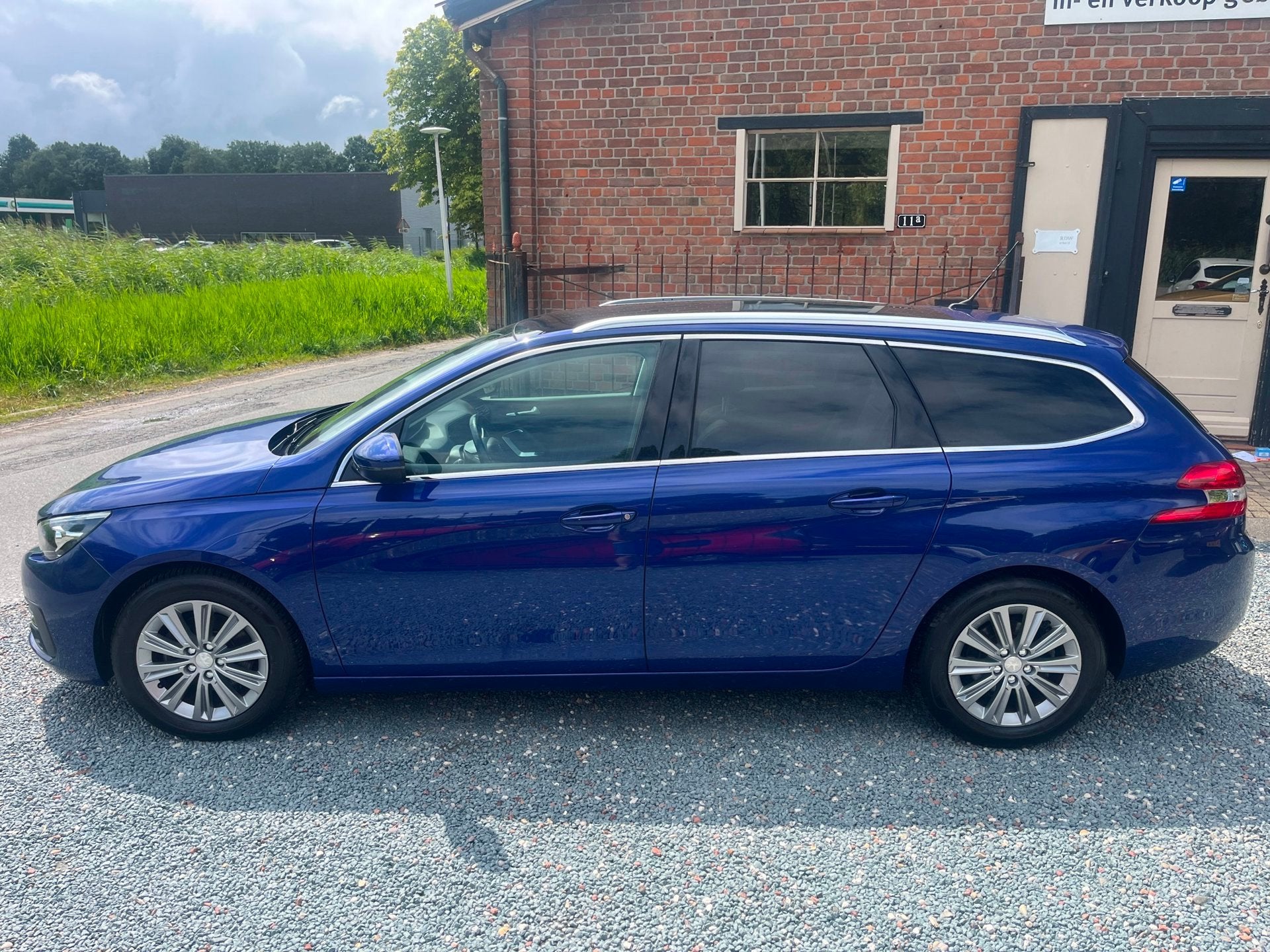 Peugeot 308 SW 1.2 PureTech Blue Lease Premium ( Climate con, Voorwielaandrijving, Stof, Gebruikt, 1199 cc