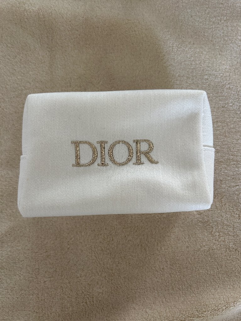 Dior make up tasje wit met goud nieuw, Sieraden, Tassen en Uiterlijk, Toilettassen, Ophalen of Verzenden, Nieuw, Wit, Dame