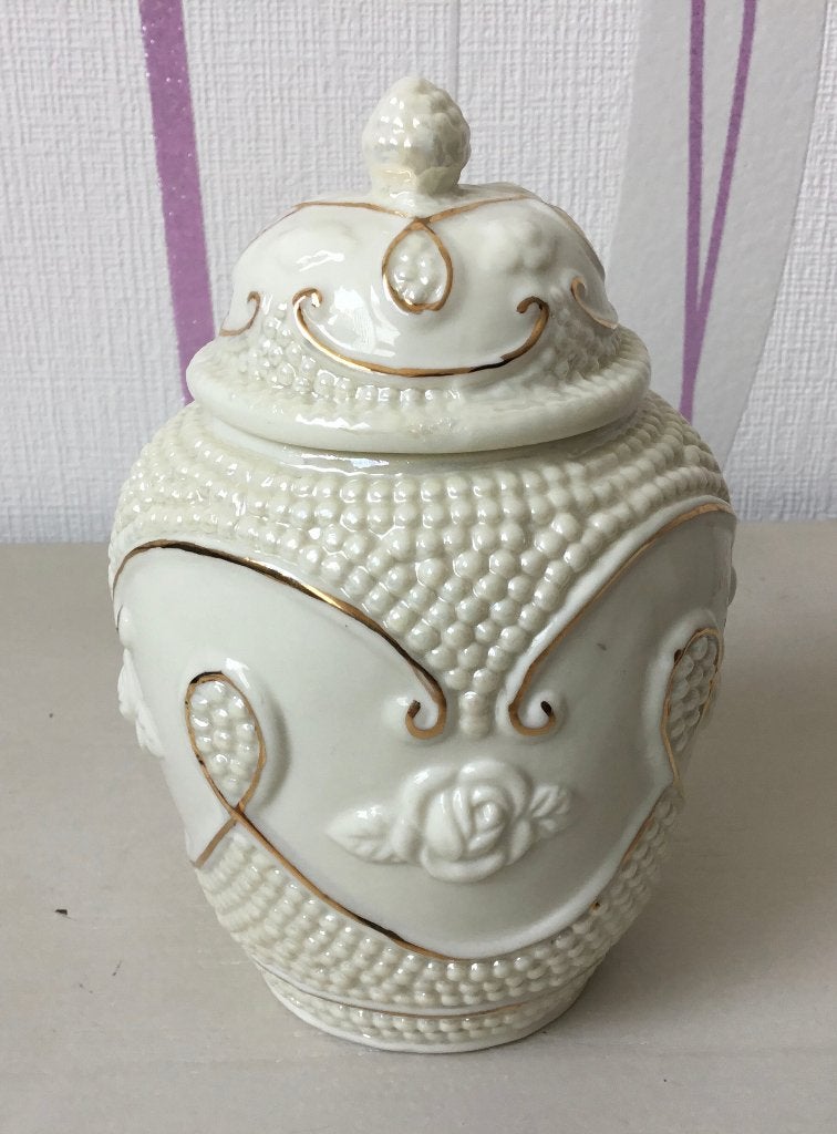 Vintage dekselpot, parelmoerachtig aardewerk, 13 cm. hoog, Ophalen of Verzenden, Zo goed als nieuw