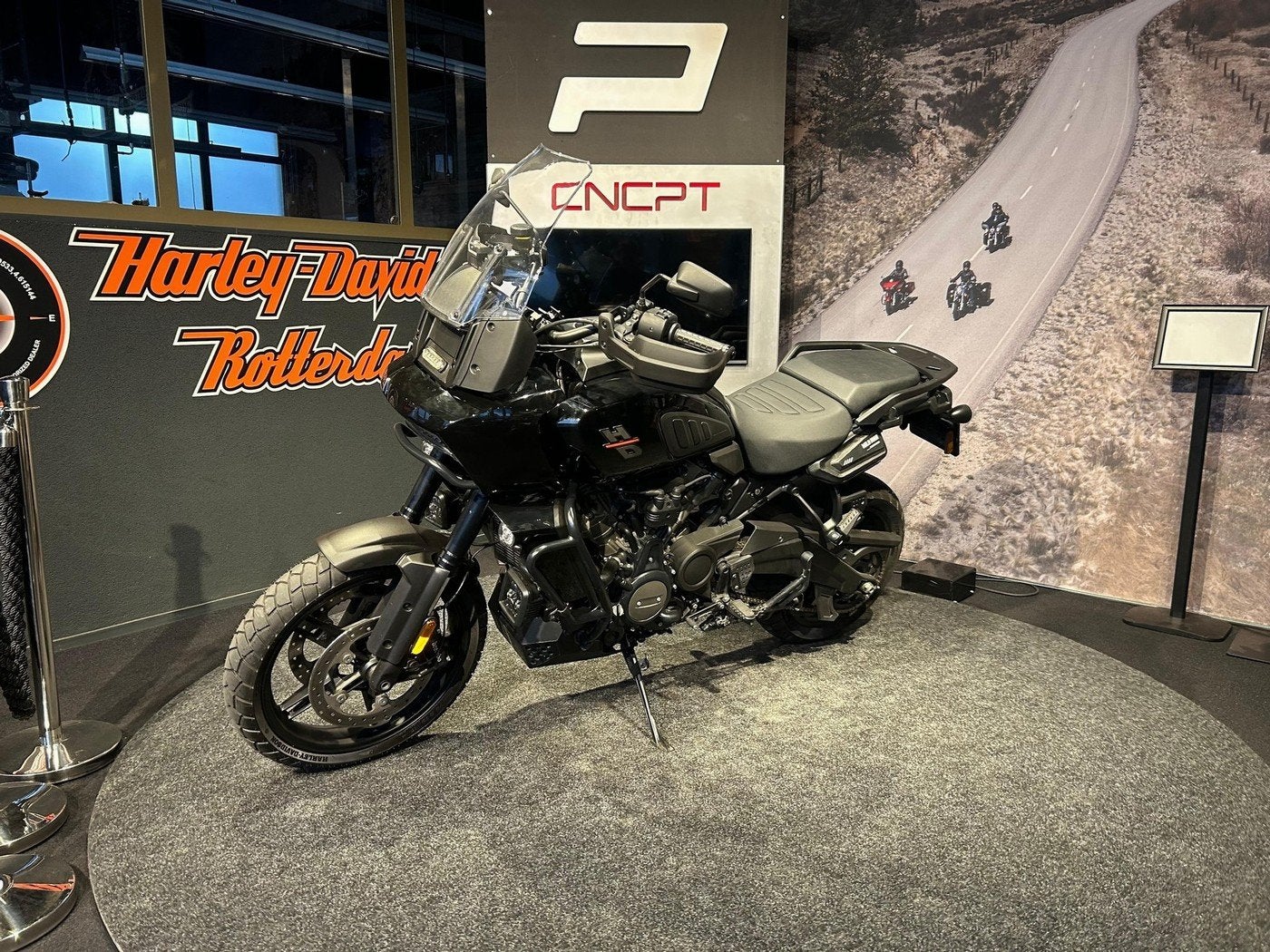 Harley-Davidson Pan America (bj 2022), Motoren, Motoren | Harley-Davidson, Laan van Vredenoord 33
2289 DA  RIJSWIJK, NL, Bedrijf