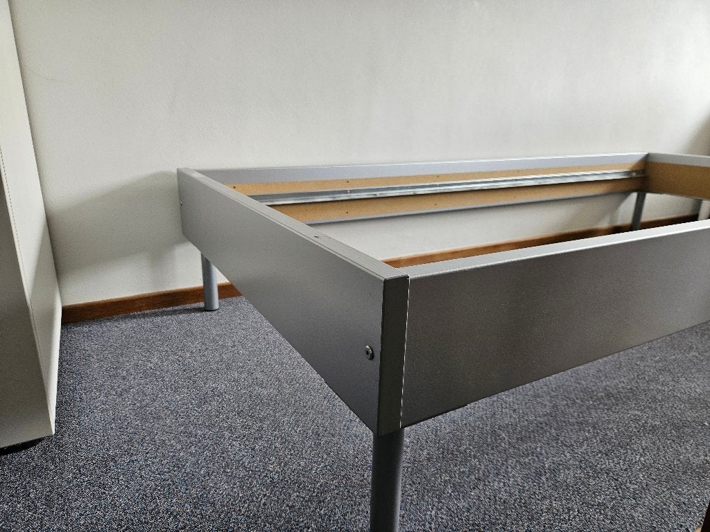 1-persoonsbed (grijs) van Ikea met verstelbare Auping bodem, Ophalen, 90 cm, Eenpersoons, 200 cm