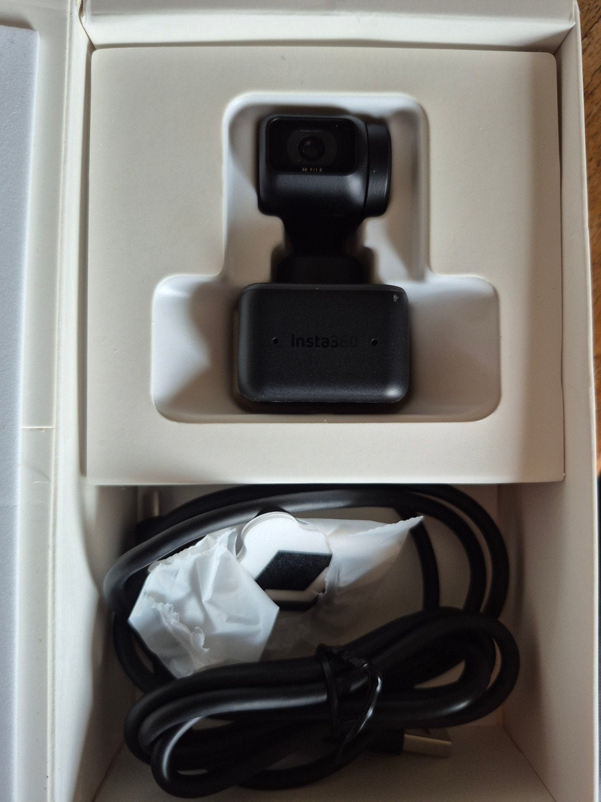 Insta360 Link AI-aangedreven 4K webcam, Computers en Software, Ophalen of Verzenden, Zo goed als nieuw, Monitorclip, Bedraad