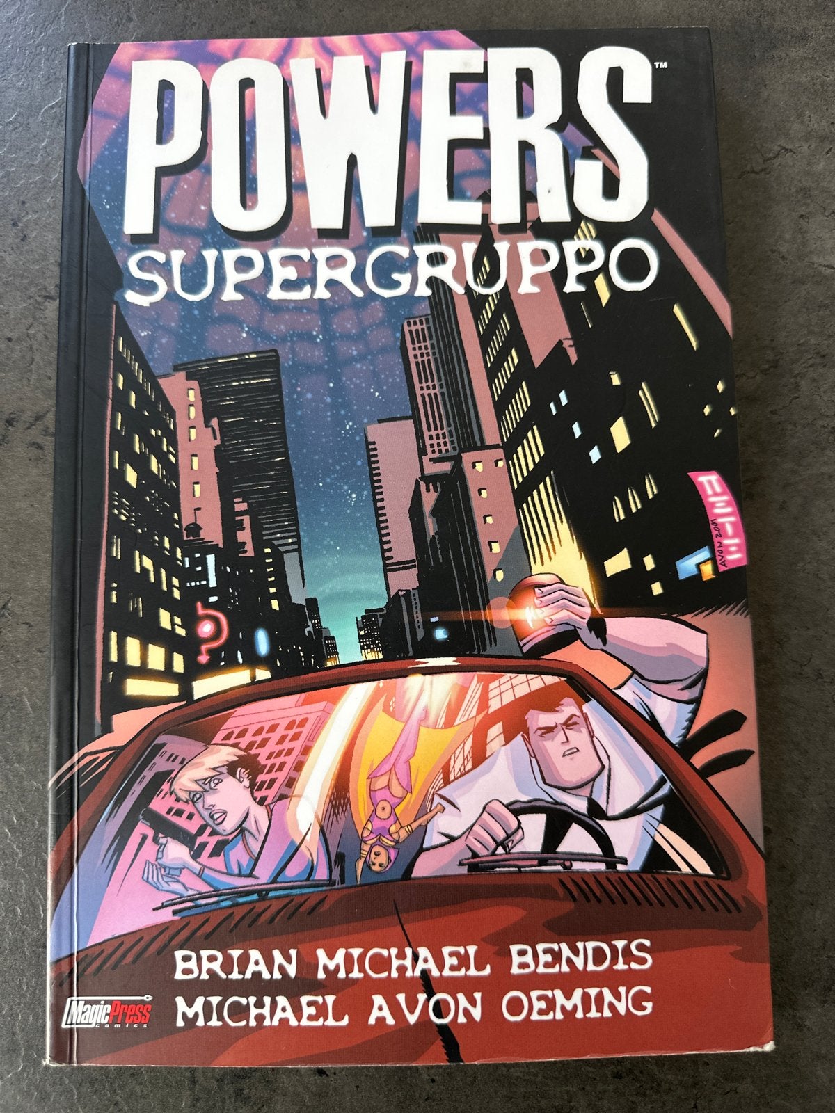 Powers: Supergruppo - Brian Michael Bendis, Eén comic, Ophalen of Verzenden, Zo goed als nieuw, Overige gebieden