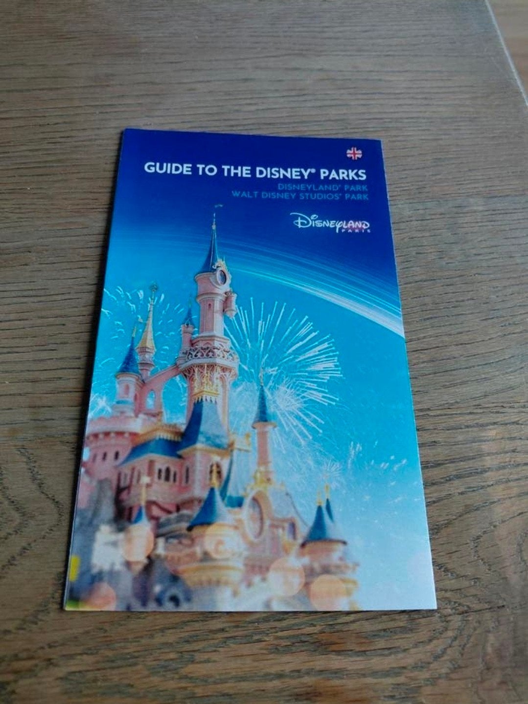 Disneyland Paris & Studio's plattegrond 2025. Engels., Verzamelen, Disney, Ophalen of Verzenden, Mickey Mouse, Zo goed als nieuw