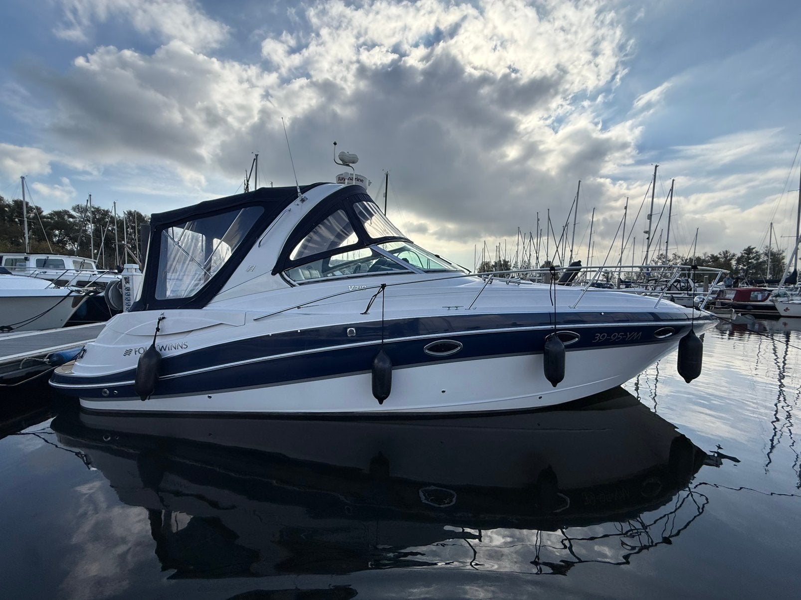 Four Winns 318 Vista, 2007, full options , topconditie, 600 pk, Zo goed als nieuw, Polyester, 60 cm