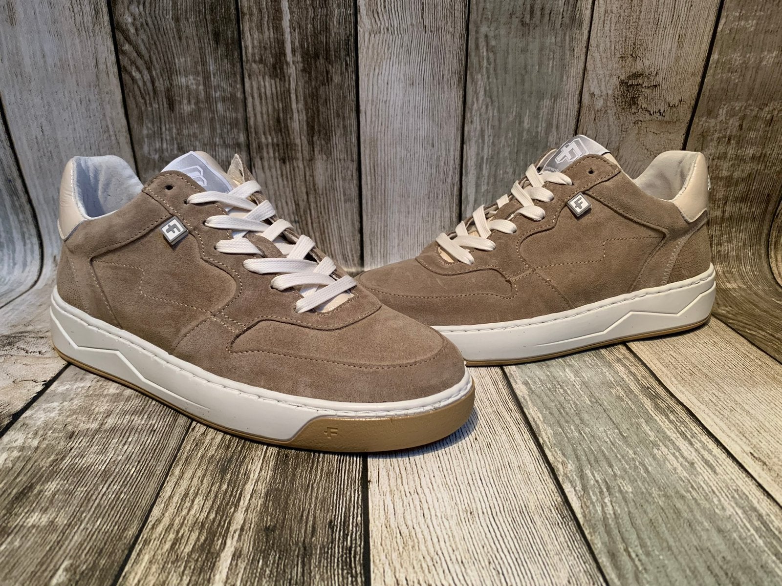 Super gave suede sneakers van Floris van Bommel (Maat 37), Kleding | Dames, Schoenen, Overige kleuren, Verzenden, Floris van Bommel