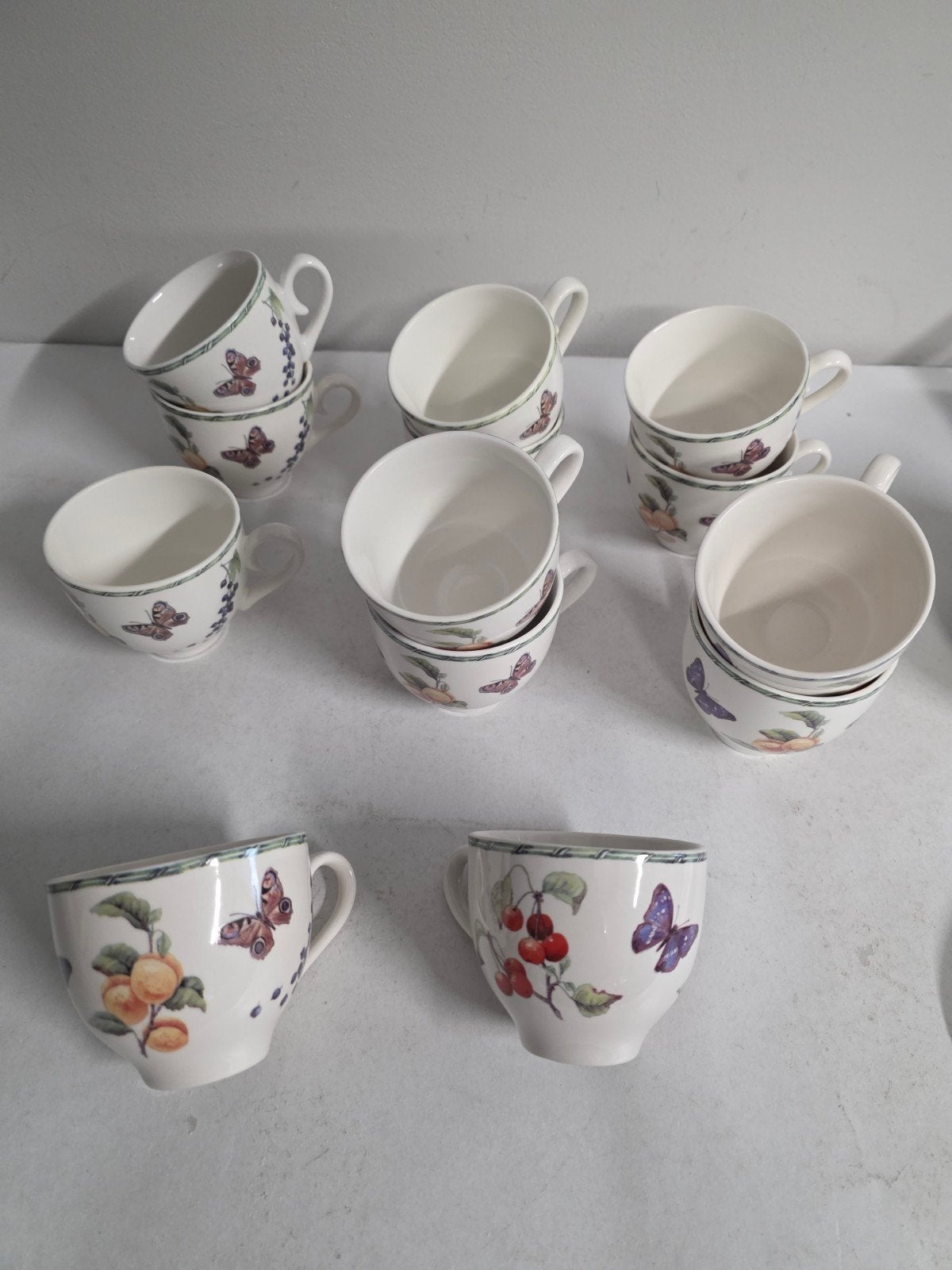 Janneke Brinkman servies 8 grote mokken, Huis en Inrichting, Ophalen of Verzenden, Zo goed als nieuw, Overige stijlen, Kop(pen) en/of Schotel(s)
