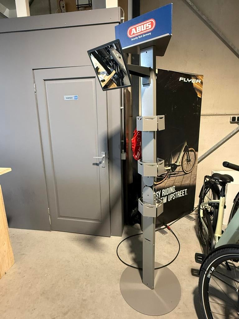 Abus helm display, Gebruikt, Abus, Ophalen of Verzenden, Abus